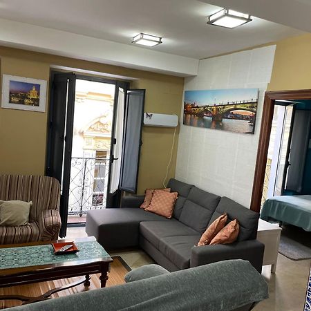 Apartamento DUPLEX SAGASTA Siviglia Esterno foto
