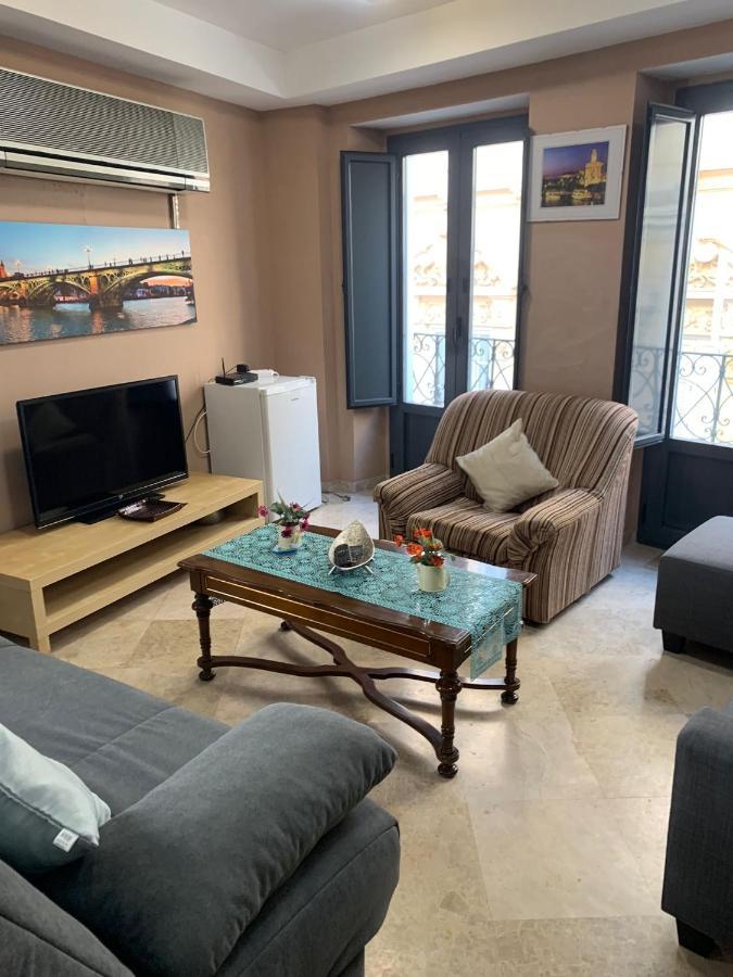Apartamento DUPLEX SAGASTA Siviglia Esterno foto