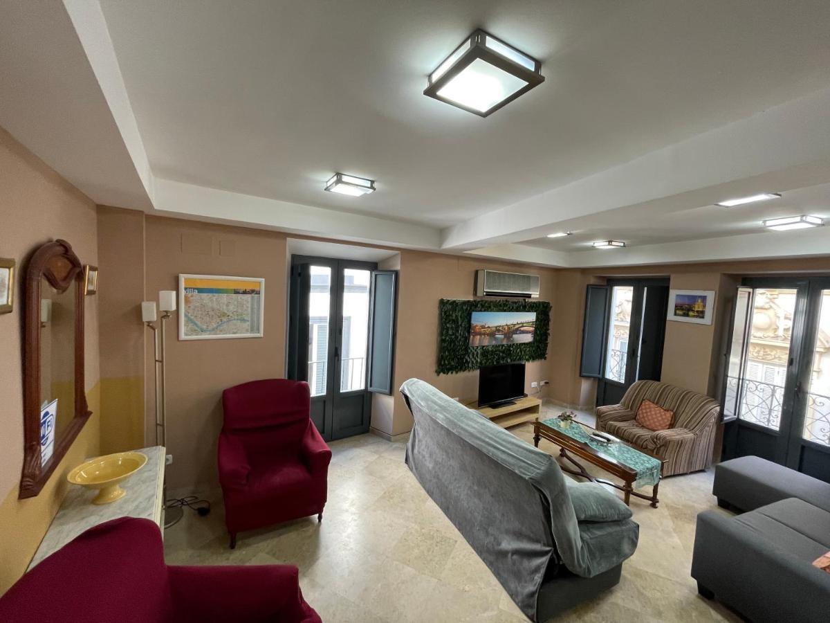 Apartamento DUPLEX SAGASTA Siviglia Esterno foto