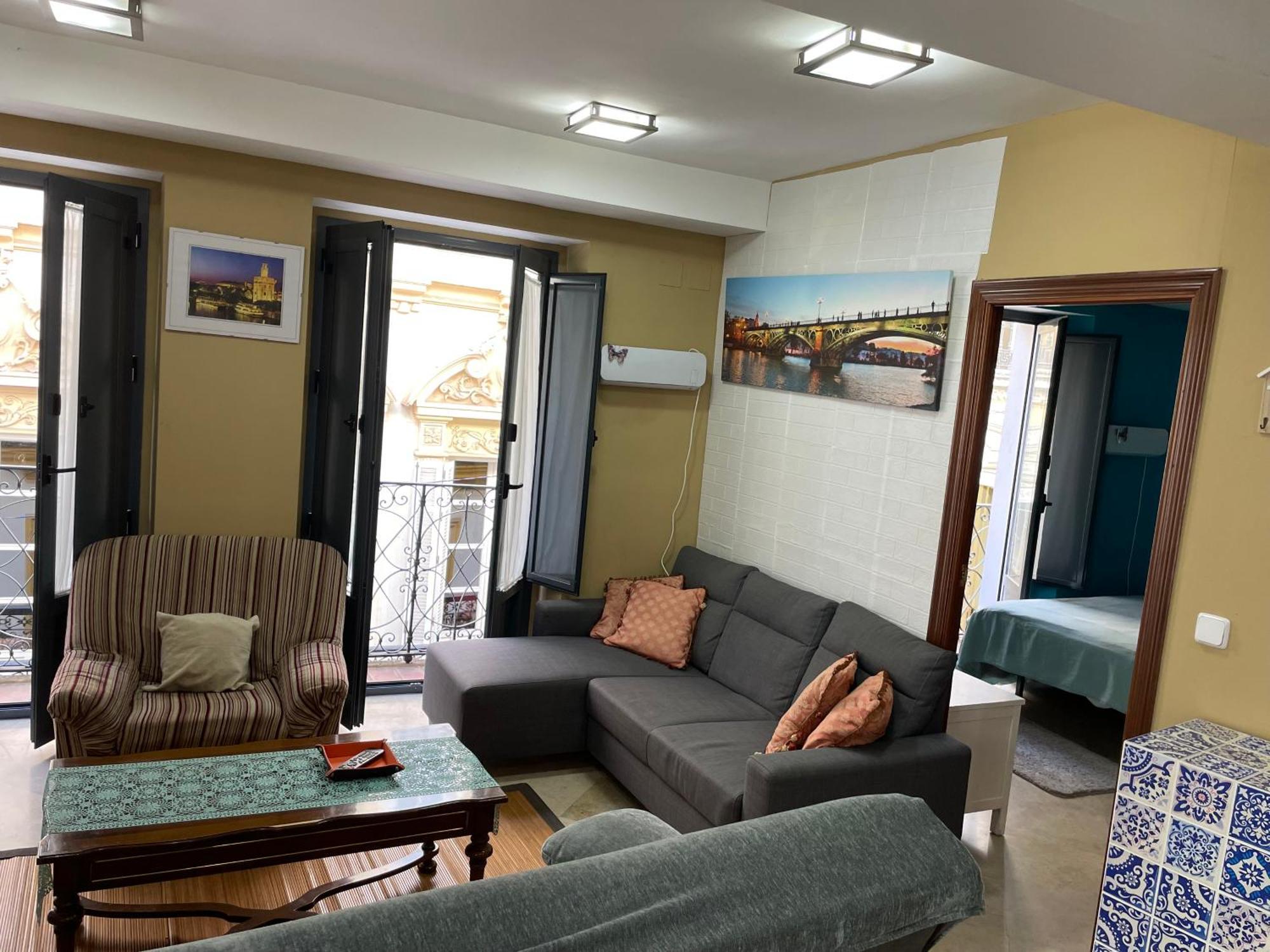 Apartamento DUPLEX SAGASTA Siviglia Esterno foto