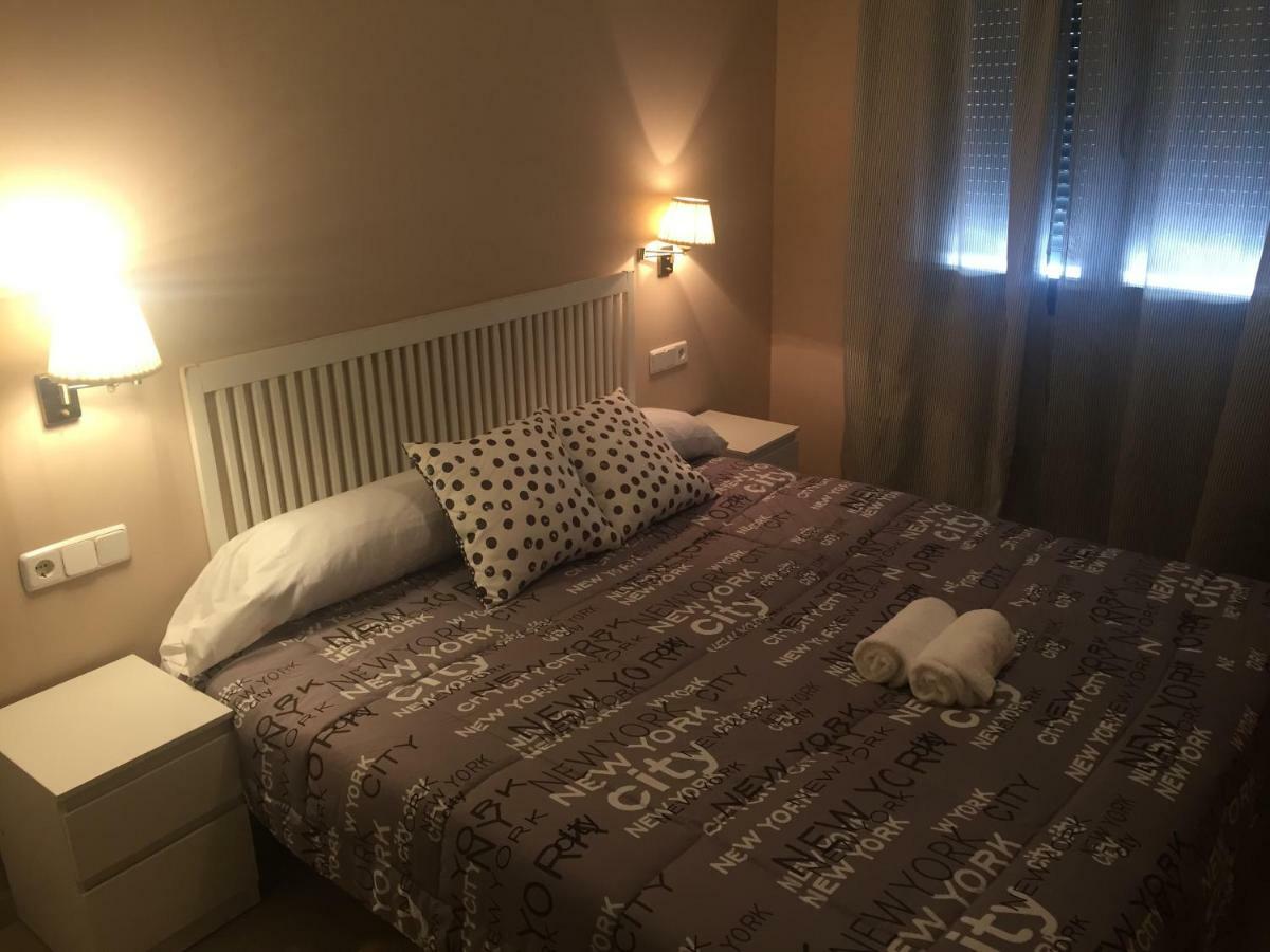 Apartamento DUPLEX SAGASTA Siviglia Esterno foto